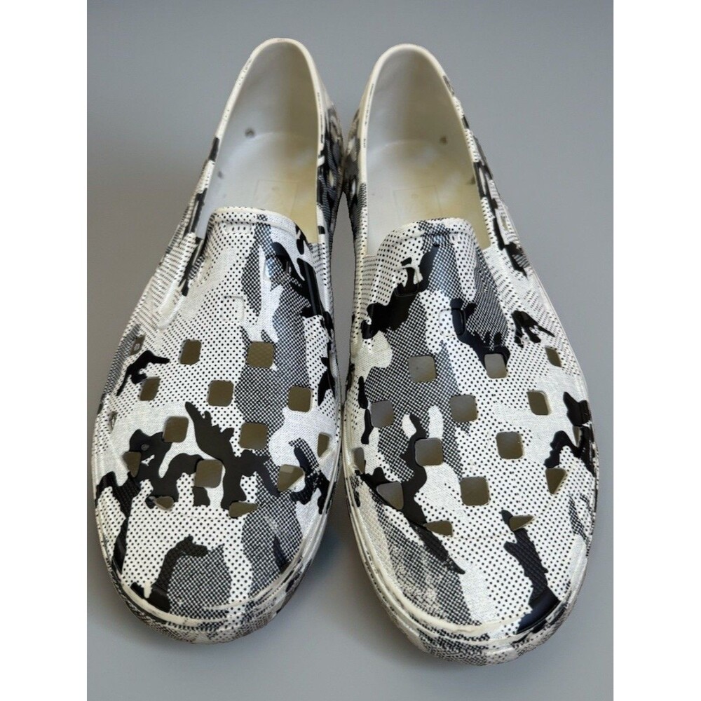 EUC Vans Slip-On M10 W11.5 Trek TRK Slip-On Water Shoes Camo Black/Marshmallow